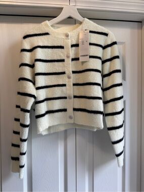 GOELIA Striped Crewneck Button-Up Sweater Cardigan - Cream & Black